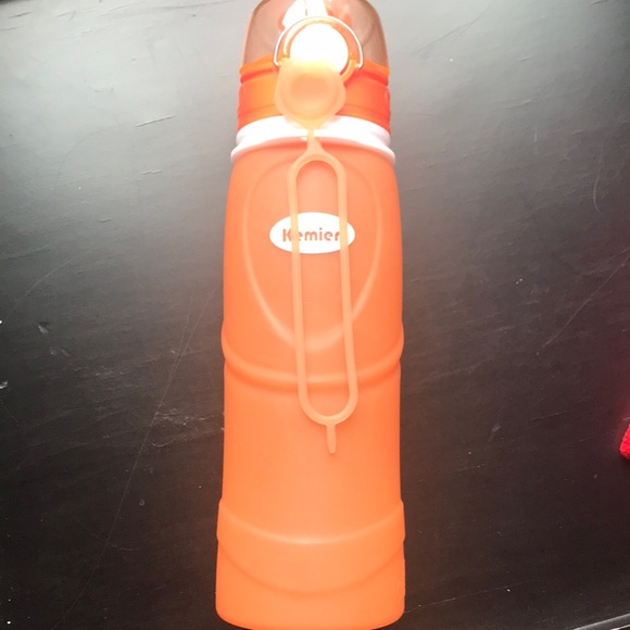 FREE WITH ANY PURCHASE **Silicon collapsible water bottle BPA FREE - Picture 2 of 5